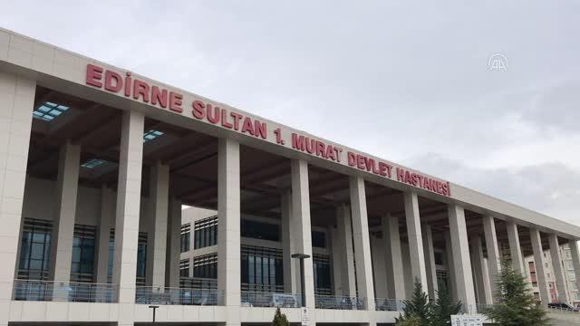 Sağlık çalışanlarının Türkiye Cumhuriyeti kimlik kartları vefa örneği sergilenerek yenilendi