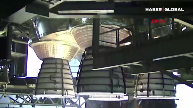 NASA, Ay'a astronot taşıyacak roketi test etti