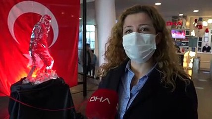 Görenler fotoğraf çekme yarışına girdiler