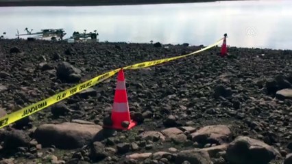 ŞANLIURFA - Teknenin alabora olması sonucu kaybolan 2 kişiyi arama çalışmaları sürüyor