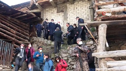 Bakan Soylu ve Bakan Kurum evleri yanan vatandaşlara seslendi