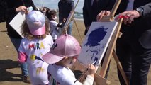 MERSİN Okul öncesi öğrencileri, Kızkalesi sahilinde resim çizdi