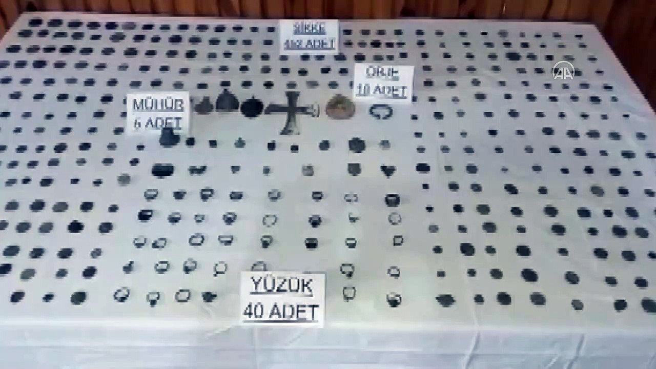 ARDAHAN - Bizans, Roma ve Orta Çağ dönemine ait 515 tarihi eser ele geçirildi