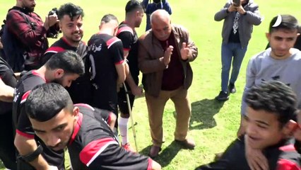 بتر الأطراف برصاص إسرائيلي لا يُنقص من أحلام لاعبي كرة القدم في غزة