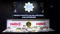 ANKARA - Başkentte üç adrese uyuşturucu satıcılarına yönelik eş zamanlı baskın düzenlendi