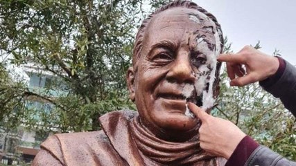 Bekir Coşkun anısına yaptıran heykeli parçaladılar