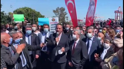 CHP'li vekil Başarır CHP'li vekiller ve sivil toplum örgütleri ile Mersin Atatürk Parkı'nın önünün doldurulmasını protesto etti Gerekirse 365 gün bu parkta yatacağız