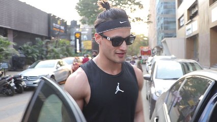 Asim Riaz Sidharth Shukla पर चुप्पी तोड़ने के बाद ऐसे हुए स्पॉट |FilmiBeat