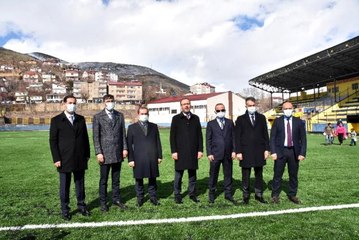 Bakan Kasapoğlu esnaf ve vatandaşlarla bir araya geldi