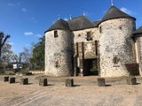 Village préféré des Français : cinq raisons pour lesquelles Fresnay-sur-Sarthe va l'emporter