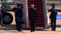Video | ABD Başkanı Joe Biden uçağına binerken merdivenlerde düştü