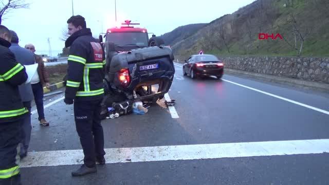 ZONGULDAK Kontrolden çıkan otomobil MOBESE kamerası direğine çarptı: 3 yaralı