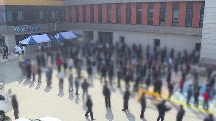 신규 확진 나흘째 400명대...오늘부터 화이자 2차 접종 시작 / YTN
