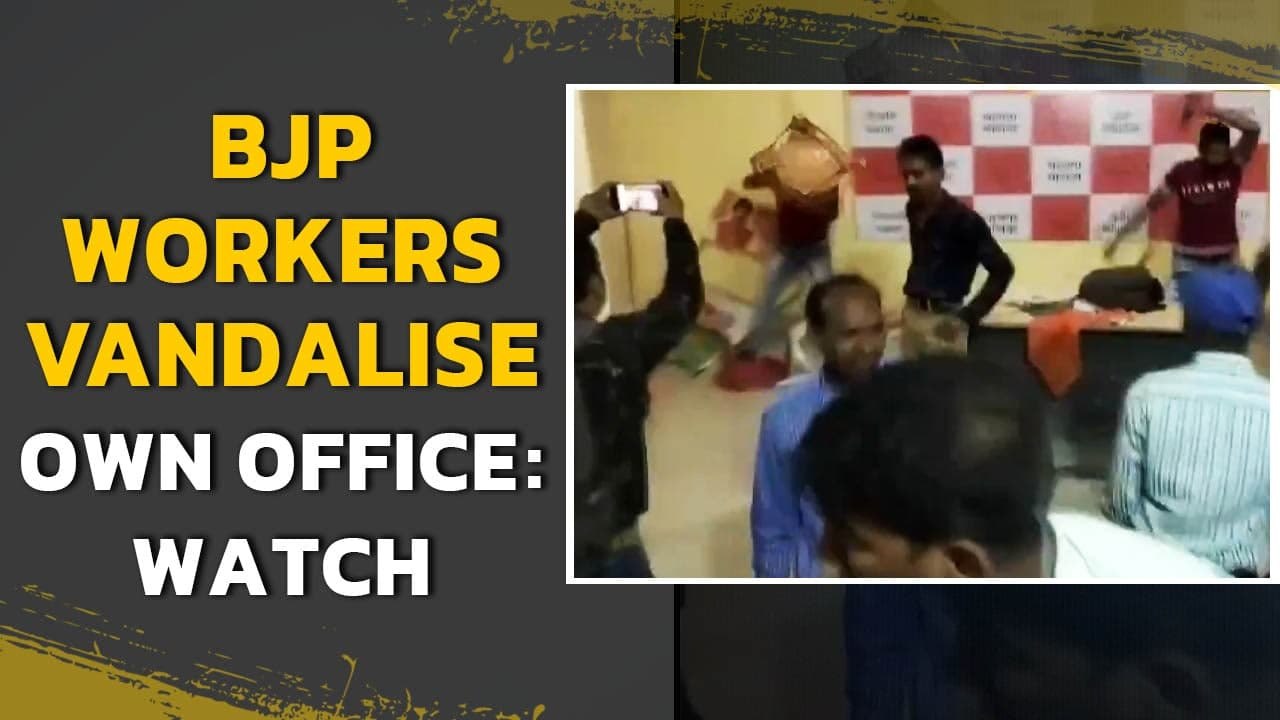 West Bengal: BJP Party workers demand candidate of their choice, Vandalise office | OneIndia News