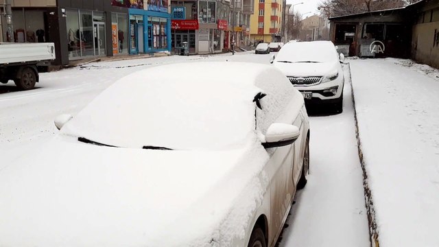Ardahan kar yağışıyla yeniden beyaza büründü