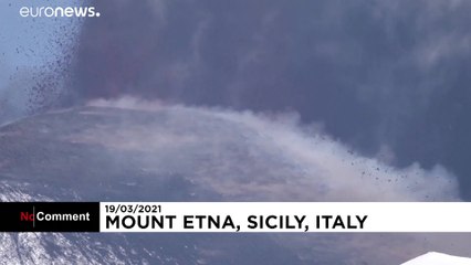 شاهد: بركان إتنا في صقلية يثور للمرة الـ 15 خلال شهر