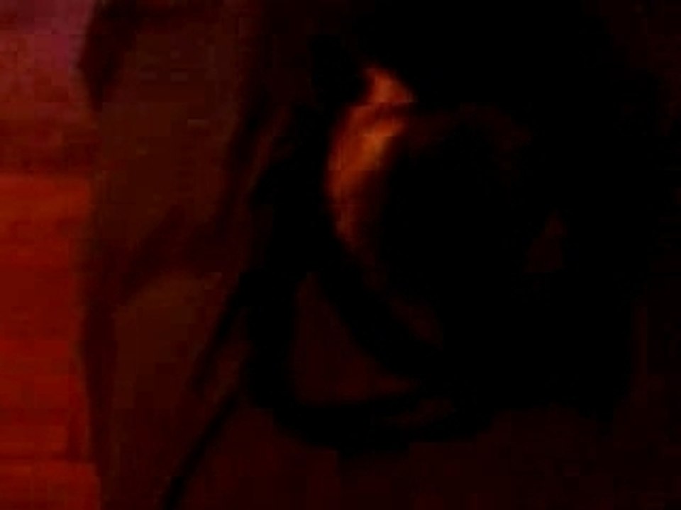 chat bizarre avec du cuir