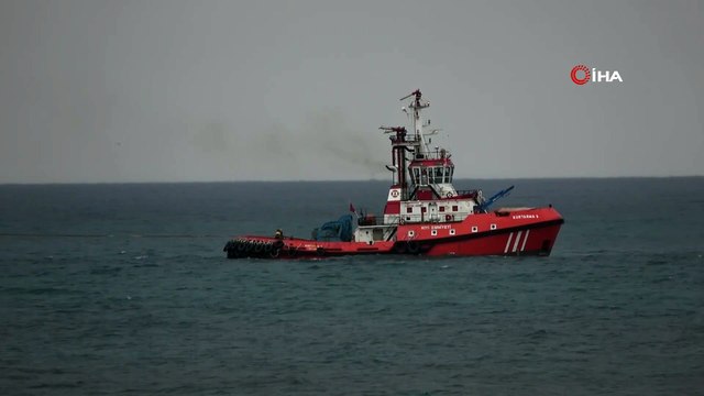 - Bozcaada açıklarında karaya oturan gemi kurtarıldı