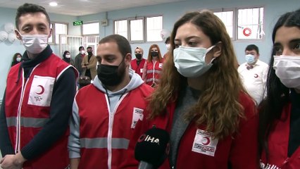 İzmir’de down sendromlular vals ve boyama yaptı