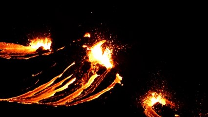 Un volcan entre en éruption pour la première fois en 800 ans, près de Reykjavik en Islande