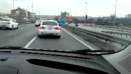 Yabancı plakalı araçla makas atan Iraklı sürücü yakalandı