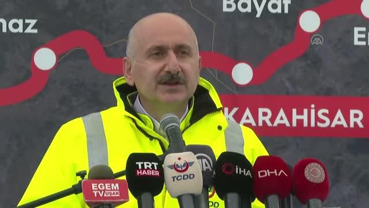 Bakan Karaismailoğlu: "Açtığımız her tünelin, bizleri Türkiye'nin güçlü ve parlak geleceğine ulaştırdığına inanıyorum"
