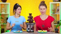 TANTANGAN FONDUE AIR MANCUR COKELAT -- Cokelat VS Makanan Asli selama 24 Jam oleh 123 GO! CHALLENGE