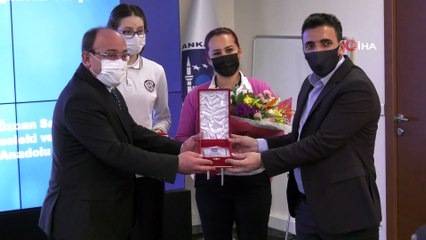 - Tüketici haklarını resim ve karikatürlere başarıyla yansıttılar