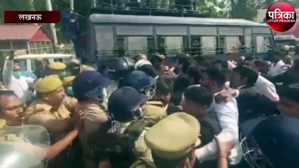 हजरतगंज में वकीलों ने किया प्रदर्शन