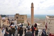 Son dakika haber... Mardin'de kısıtlamasız hafta sonu; tarihi mekanlar doldu