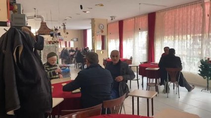 MALTEPE'DE KAHVEHANEDE OYUN OYNAYANLARA BASKIN