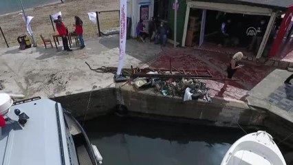 Bodrum ve Datça'da dalgıçlar balıkçı barınaklarını temizledi