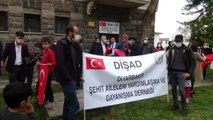 Diyarbakır'da toplantı öncesi şehit yakınları kahrolsun PKK sloganlarıyla yürüdü