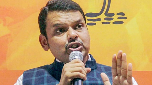 Fadnavis seeks Deshmukh's resign on Param Bir's letter