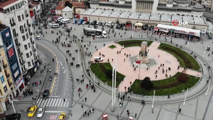 Taksim ve İstiklal Caddesi'nde Dikkat Çeken Yoğunluk