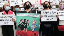 BEYRUT - Lübnanlı kadınlar, hayat pahalılığı ve gençlerin iş için yurt dışına çıkmak zorunda kalmasını protesto etti