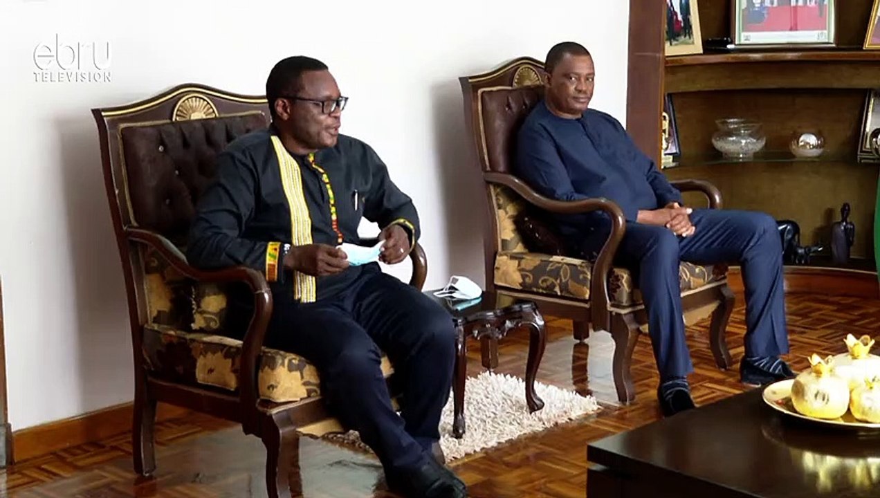 Rais Kenyatta Aweka Saini Kitabu Cha Rambirambi Cha Rais Magufuli