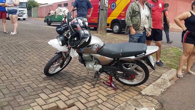 Motociclista fica ferido em acidente na Av. Rocha Pombo
