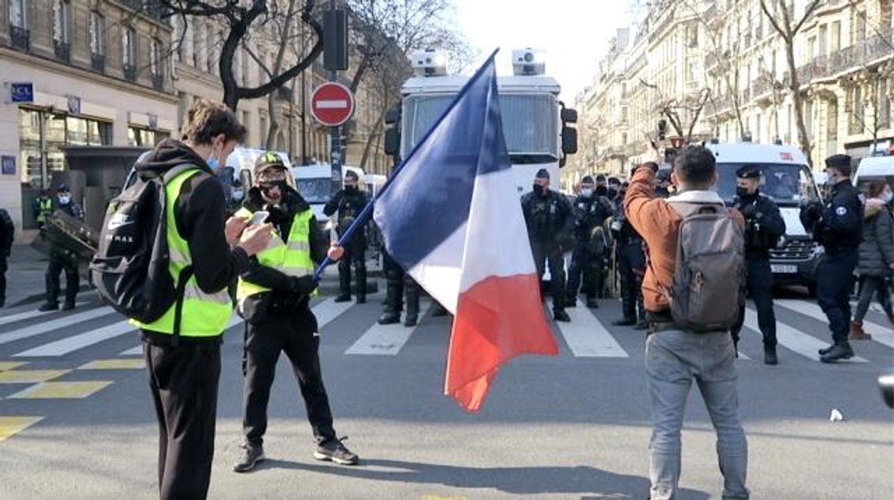 Son dakika haber! - Fransa'nın birçok kentinde ırkçılık ve polis şiddeti protesto edildi