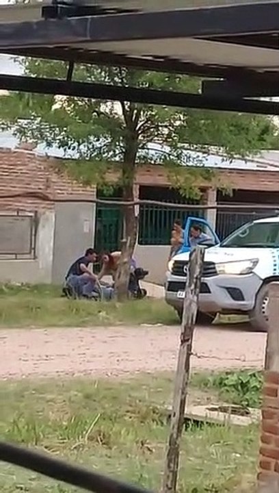 Vecinos atacaron con piedras a policías en Sáenz Peña