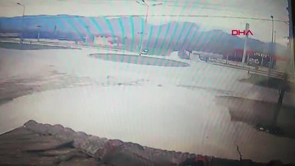 TOKAT Motosiklet, bisiklete çarptı 1 ölü, 2 yaralı, o anlar kamerada