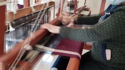 Hatay'da 25 kadın ipek dokuma kursunda meslek öğreniyor