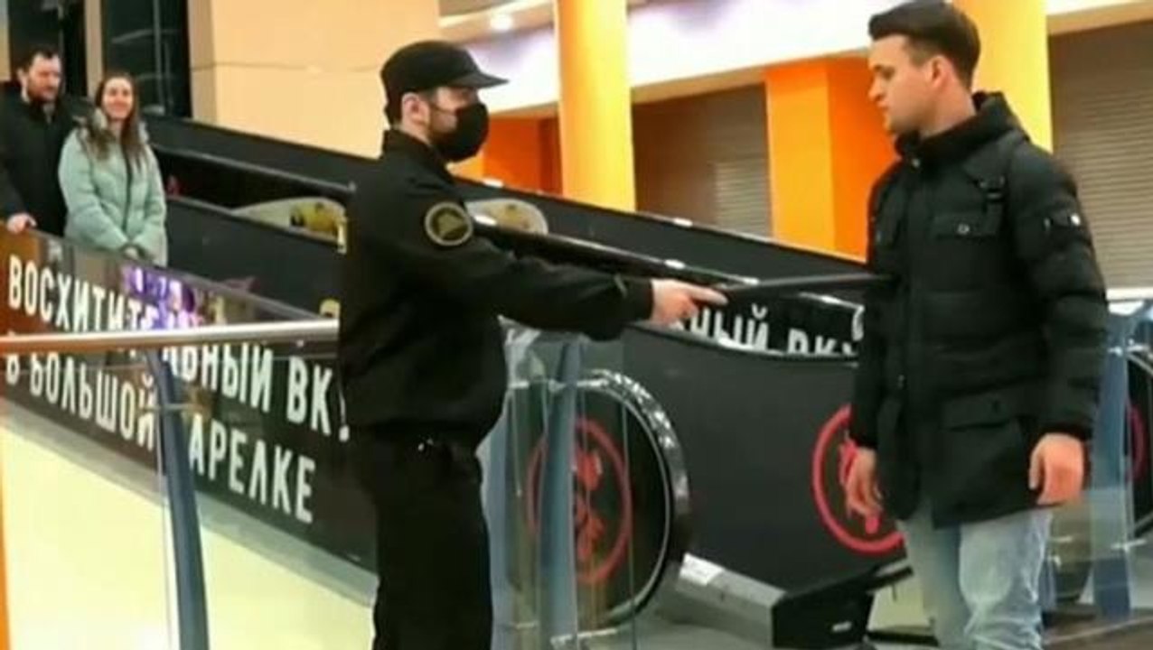 Rusya'da ders niteliğinde şaka! Dayağı görenler...