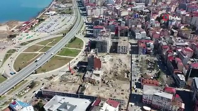 Rize'de korozyon nedeniyle risk taşıyan binalar yıkılıyor