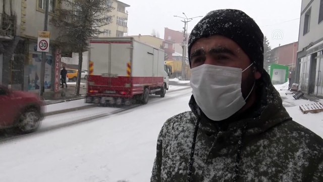KARS - Kar yağışı ve tipi etkili oluyor