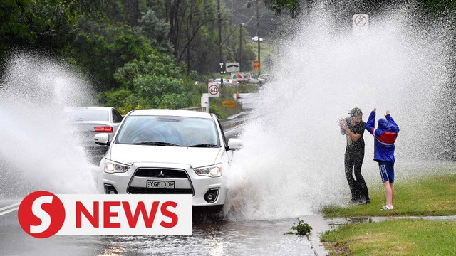 Heavy rains in east coast Australia bring worst floods in 50 years