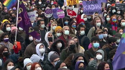 Τουρκία: Οργή για την αποχώρηση από τη Σύμβαση της Κωνσταντινούπολης