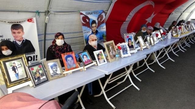 Evlat nöbetindeki aileler çocuklarını HDP'den istemeye devam ediyor