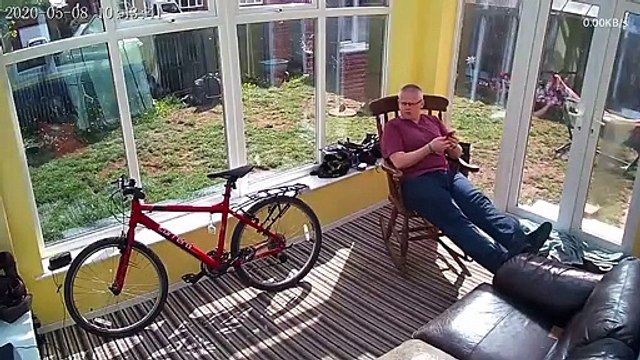 Conservatory Roof Randomly Cracks Before Collapsing