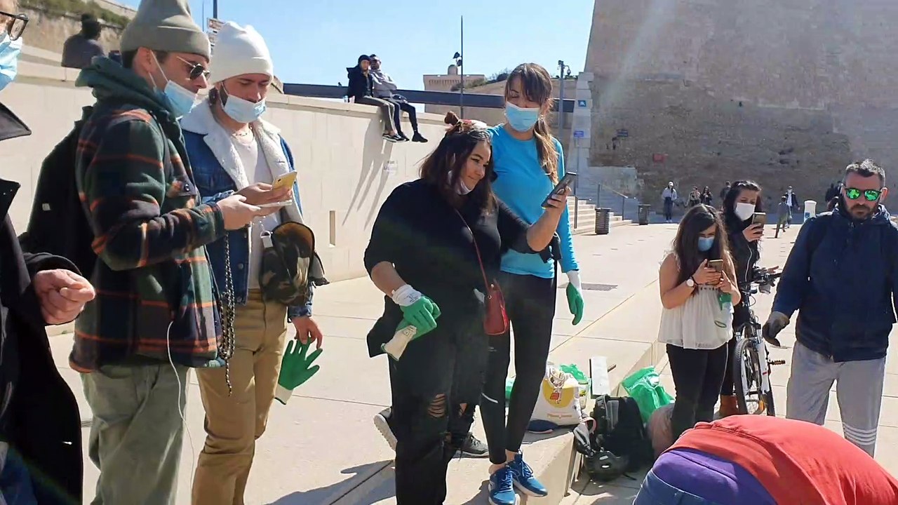 Un scooter a été repêché par les participants.  Crédit RK